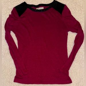 Townsen Long Sleeve Top Elevated Basics Red Black Lamb Leather Shoulder Women XS